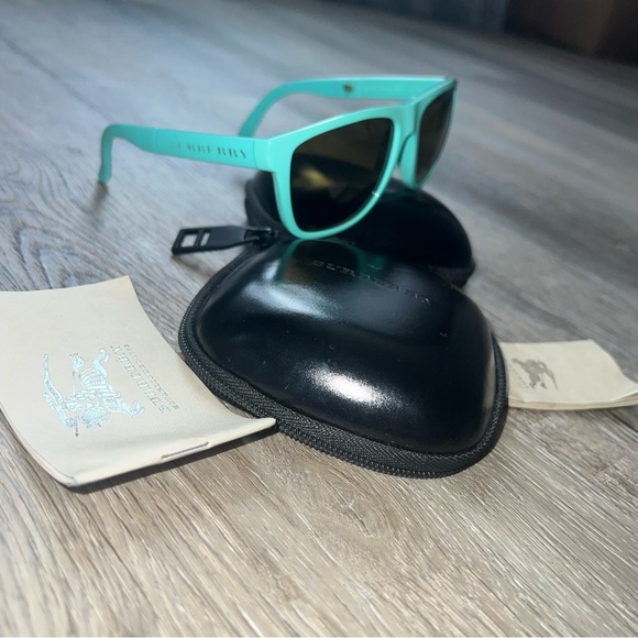 Burberry folding wayfarer sunglasses in bright blue / turquoise with case - Picture 3 of 15